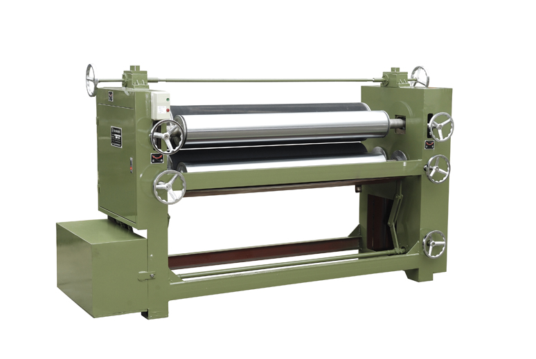 Vollautomatische Maschine zur Herstellung von Sperrholz